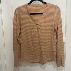 Patagonia striped lightweight v neck long sleeve t small